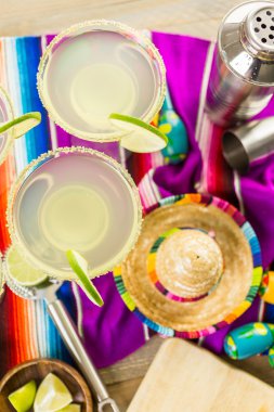 Klasik kireç margarita