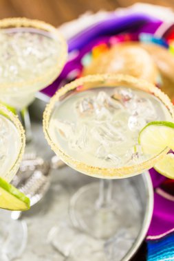 Klasik kireç margarita 