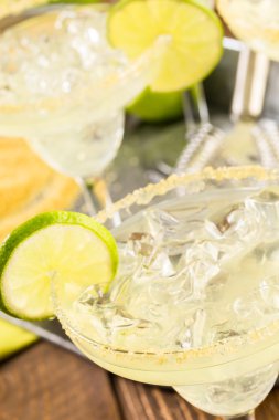 Klasik kireç margarita 