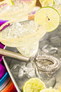 Klasik kireç margarita 