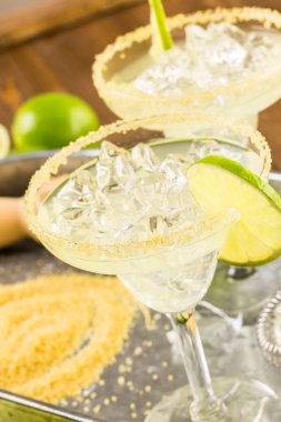 Klasik kireç margarita