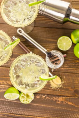 Klasik kireç margarita