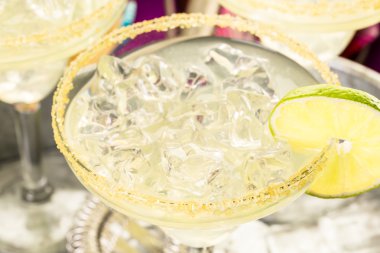 Klasik kireç margarita