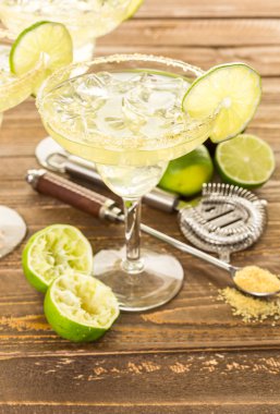 Klasik kireç margarita