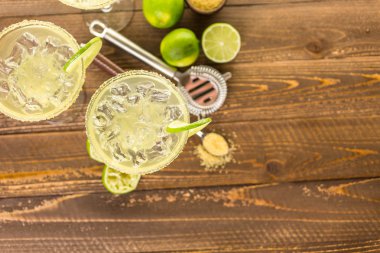 Klasik kireç margarita