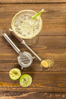 Klasik kireç margarita