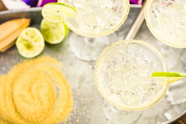 Klasik kireç margarita