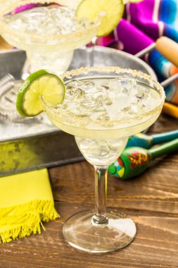 Klasik kireç margarita