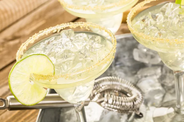 Klasik kireç margarita 