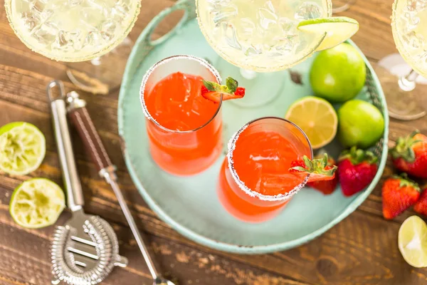 Klasik kireç ve çilek margarita