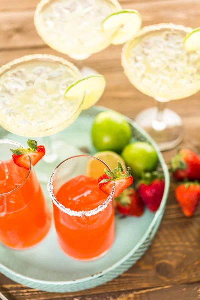 Klasik kireç ve çilek margarita