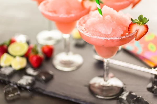 Frozen strawberry margaritas — Stockfoto