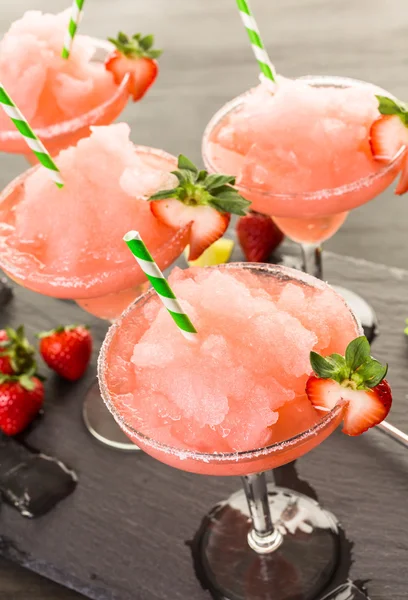 Bevroren aardbeien margaritas — Stockfoto