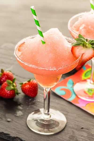 Frozen strawberry margaritas — Stockfoto