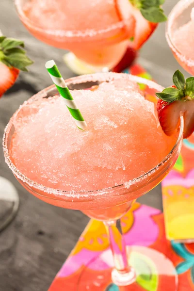 Bevroren aardbeien margaritas — Stockfoto