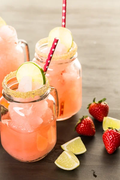 Margarita aux fraises congelées — Photo