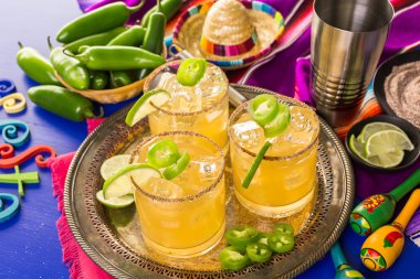 Baharatlı greyfurt margarita