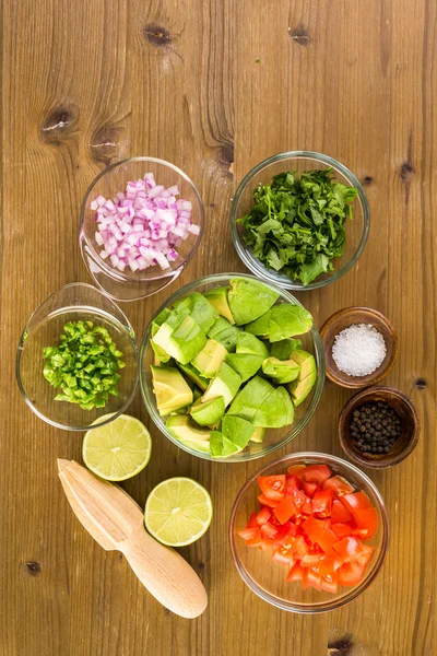 Preparing homemade guacamole — Stock Photo, Image