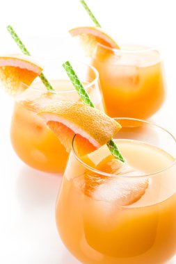 Organik yakut kırmızı greyfurt suyu