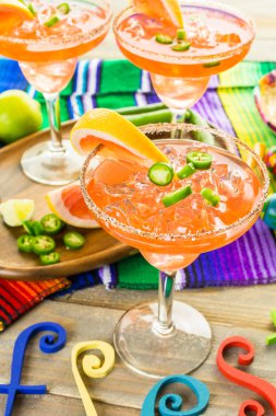 Baharatlı greyfurt margarita 