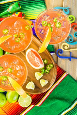 Baharatlı greyfurt margarita 