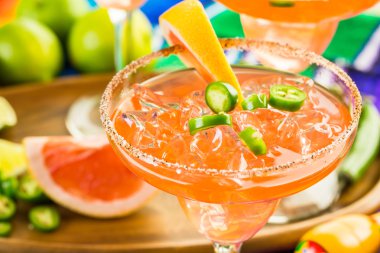 Baharatlı greyfurt margarita 