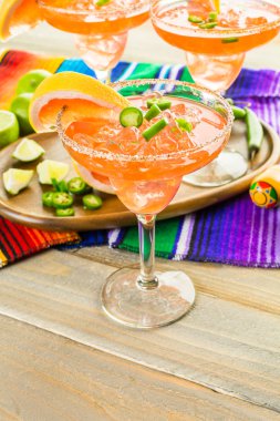 Baharatlı greyfurt margarita 