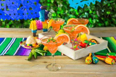 Baharatlı greyfurt margarita 