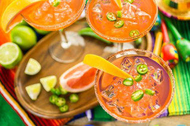 Baharatlı greyfurt margarita 