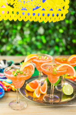 Baharatlı greyfurt margarita 