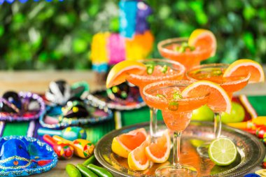 Baharatlı greyfurt margarita 