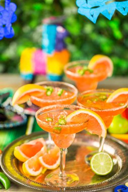 Baharatlı greyfurt margarita 