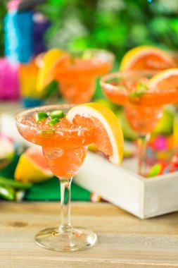 Baharatlı greyfurt margarita 