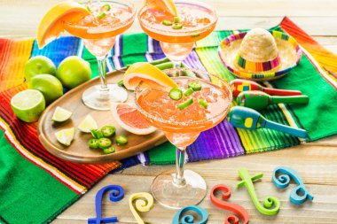 Baharatlı greyfurt margarita 