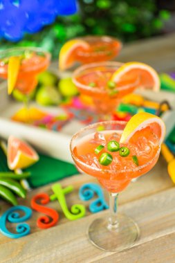 Baharatlı greyfurt margarita 