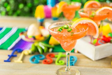 Baharatlı greyfurt margarita 