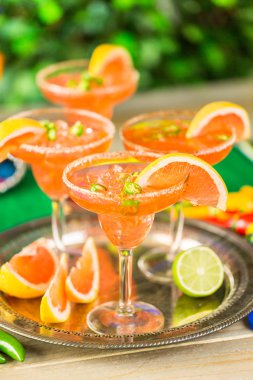 Baharatlı greyfurt margarita 