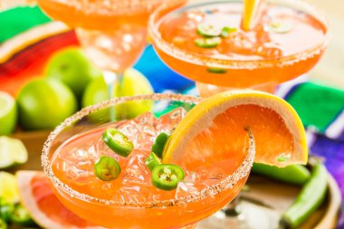 Baharatlı greyfurt margarita 