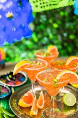 Baharatlı greyfurt margarita 