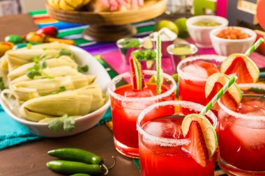 Çilek ve kireç margarita