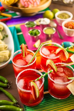 Çilek ve kireç margarita