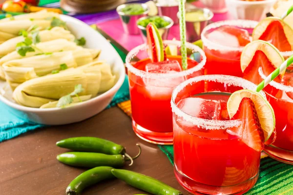 Strawberry and lime margaritas — Stock Photo, Image