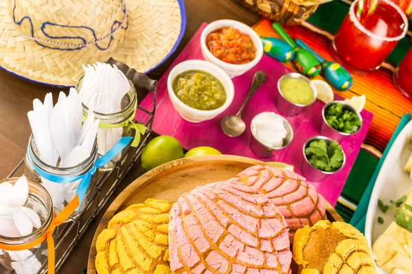 Pão tradicional panela dulche — Fotografia de Stock