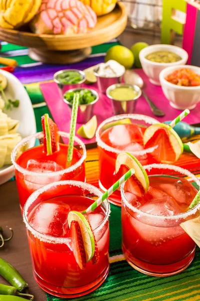 Aardbei en kalk margaritas — Stockfoto