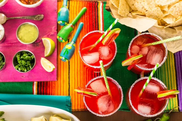 Erdbeere und Limetten-Margaritas — Stockfoto