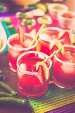 Çilek ve kireç margarita