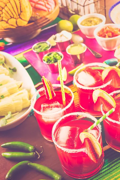 Strawberry and lime margaritas — Stock Photo, Image