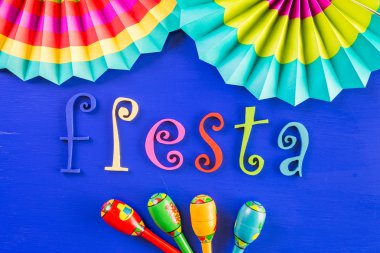 Fiesta geleneksel renkli masa süslemeleri