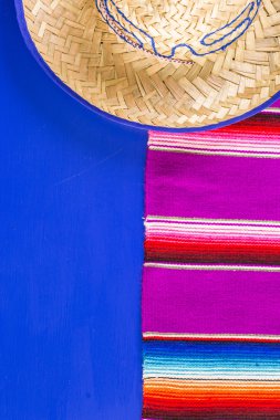 Fiesta geleneksel renkli masa süslemeleri