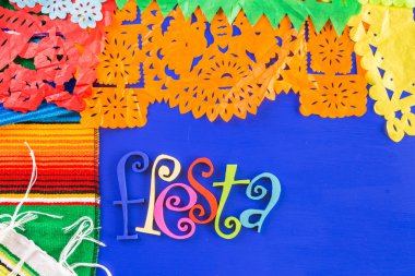 Fiesta geleneksel renkli masa süslemeleri